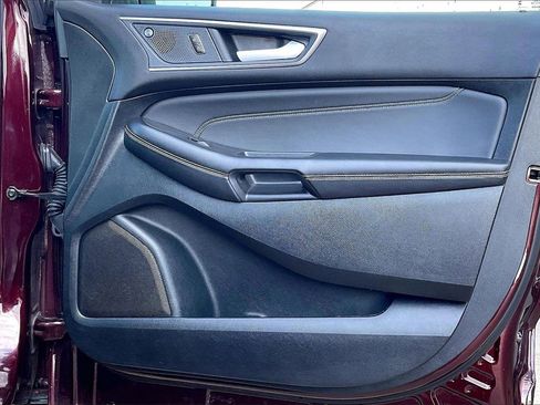 Used 2024 Ford Edge Titanium image 23