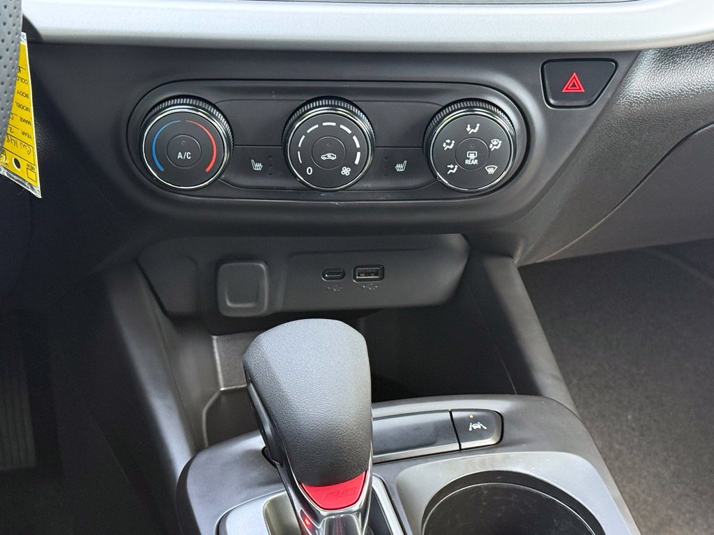 Used 2024 Chevrolet Trax RS w/ Driver Confidence Package FWD image 19