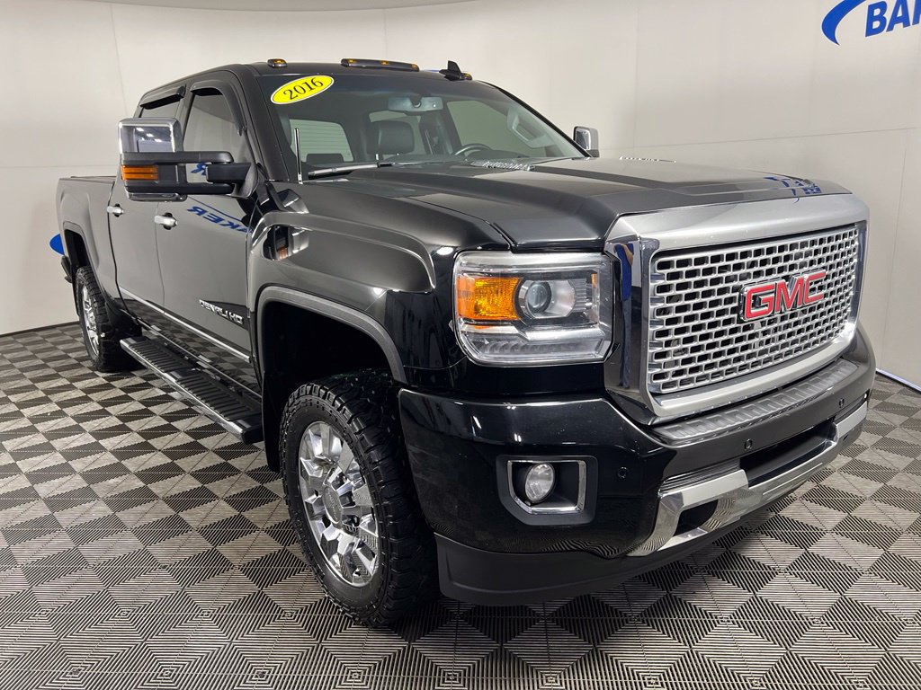 Used 2016 GMC Sierra 2500 Denali w/ Suspension Package, Off-Road AWD/4WD image 8