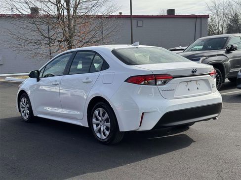 Used 2025 Toyota Corolla LE image 22