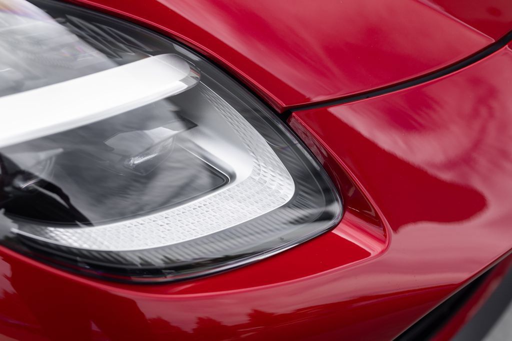 Used 2025 Aston Martin Vanquish RWD image 17