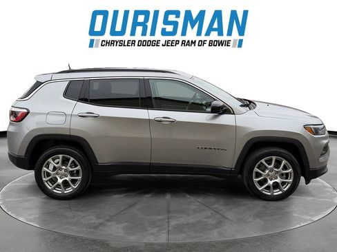 Used 2022 Jeep Compass Latitude image 7