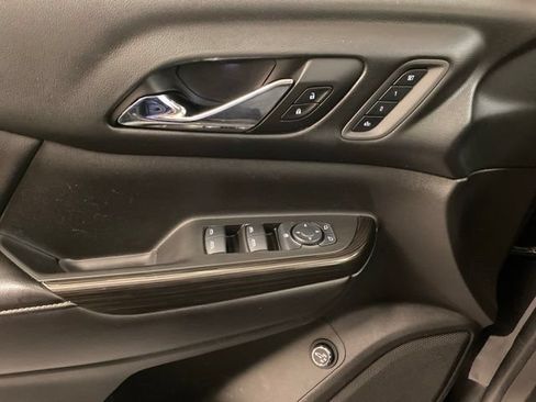 Used 2017 GMC Acadia SLT w/ LPO, Cargo Package AWD/4WD image 19