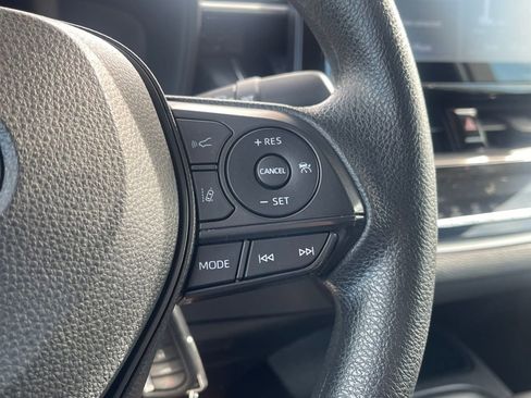 Used 2022 Toyota Corolla LE image 19