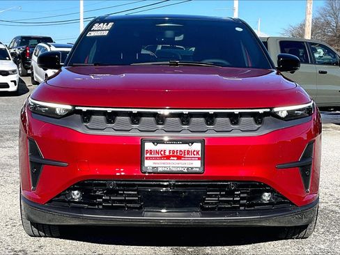 Used 2025 Jeep Wagoneer S Limited image 2