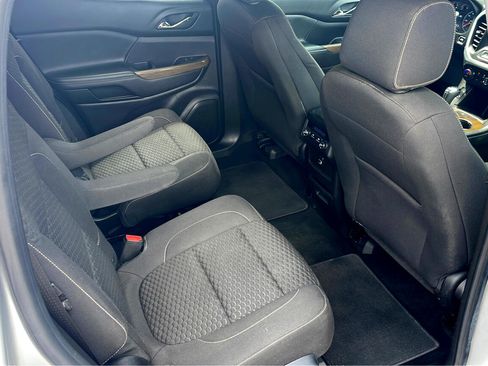 Used 2018 GMC Acadia SLE image 34