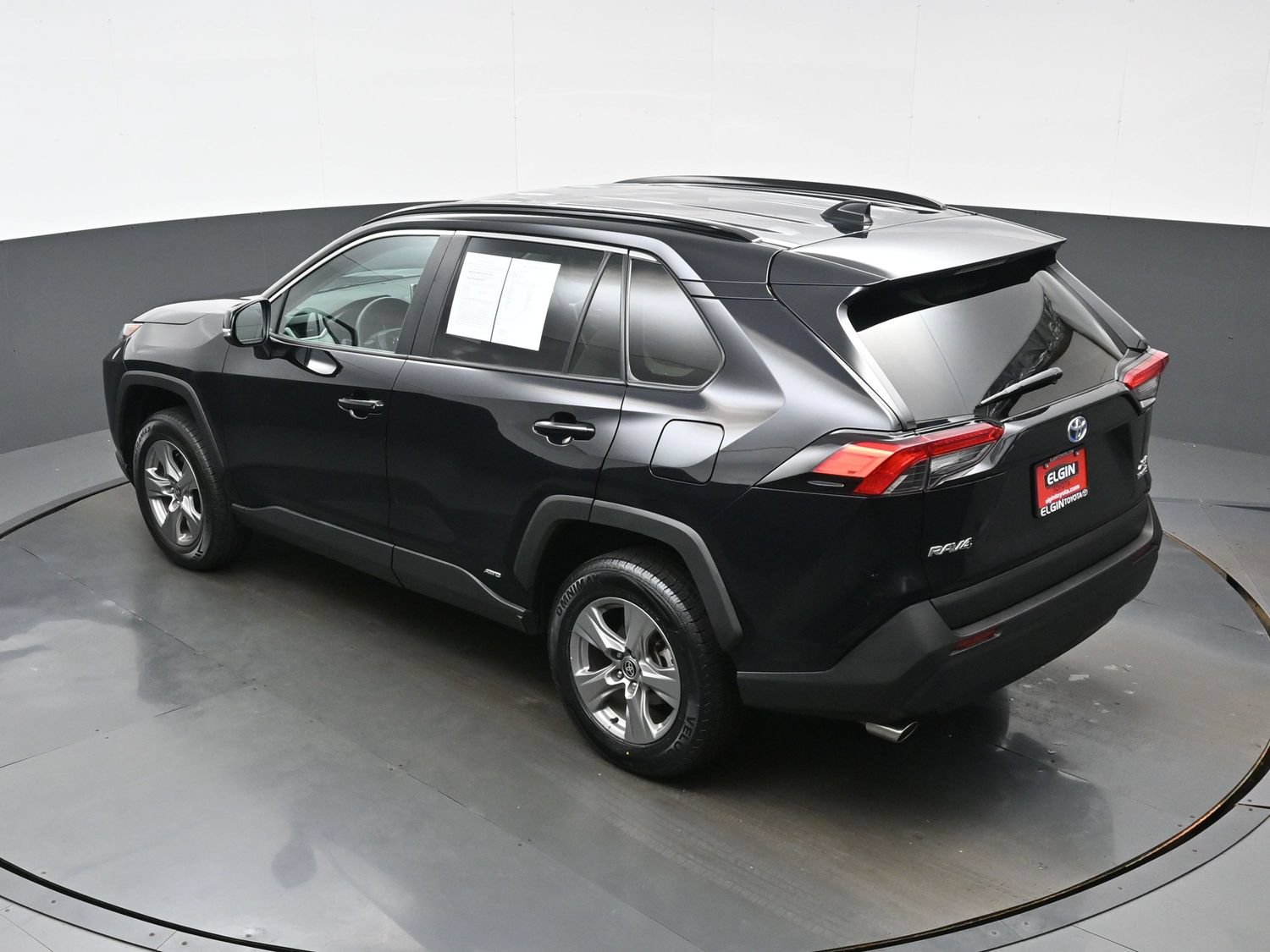 Used 2024 Toyota RAV4 XLE w/ Weather Package AWD/4WD image 39