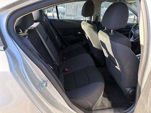 Used 2014 Chevrolet Cruze LT image 17