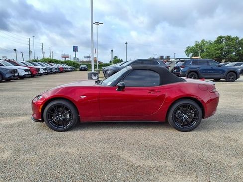 New 2026 MAZDA MX-5 Miata Club w/ Interior Package RWD image 7