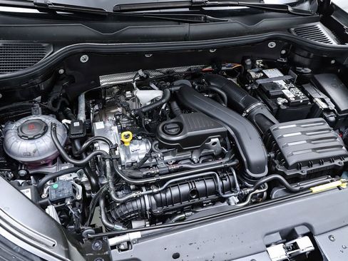 New 2026 Volkswagen Taos SE AWD/4WD image 27