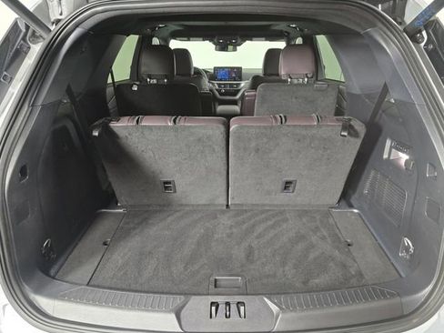Certified 2025 Ford Explorer Platinum w/ LUX Leather Package image 16