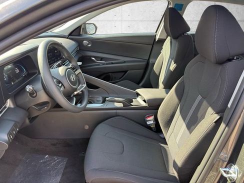 New 2026 Hyundai Elantra SE FWD image 6
