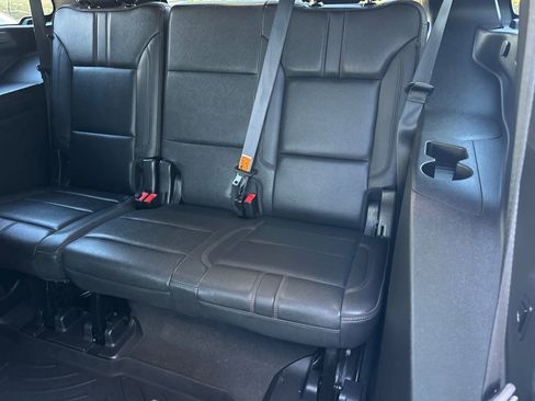 Used 2022 Chevrolet Tahoe RST w/ Luxury Package AWD/4WD image 15