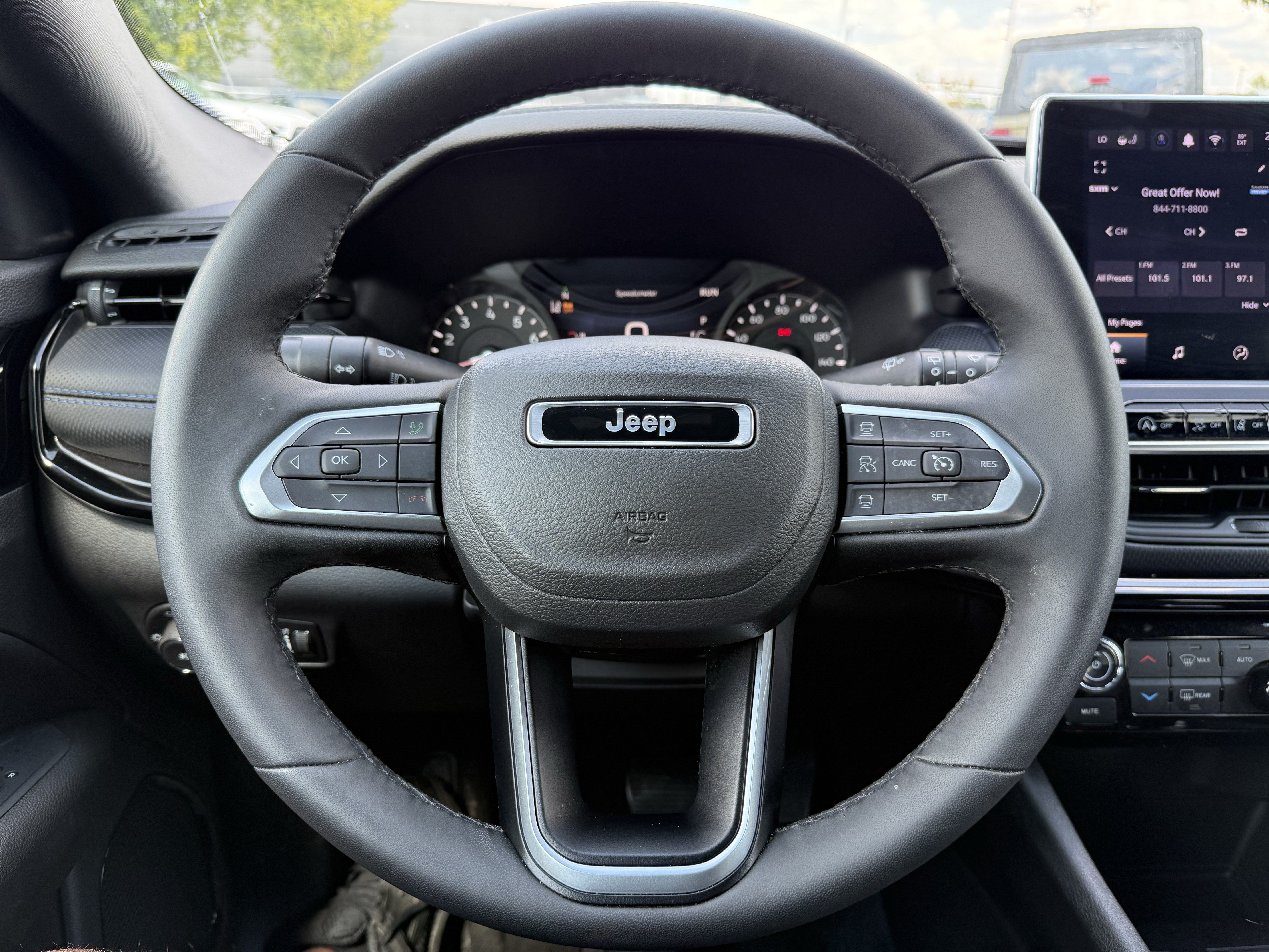 Used 2026 Jeep Compass Limited AWD/4WD image 18