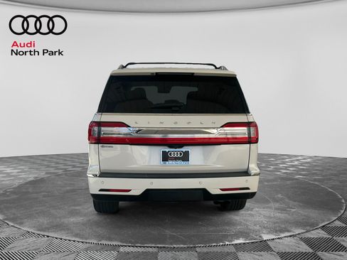 Used 2019 Lincoln Navigator L Reserve w/ Cargo Package AWD/4WD image 4