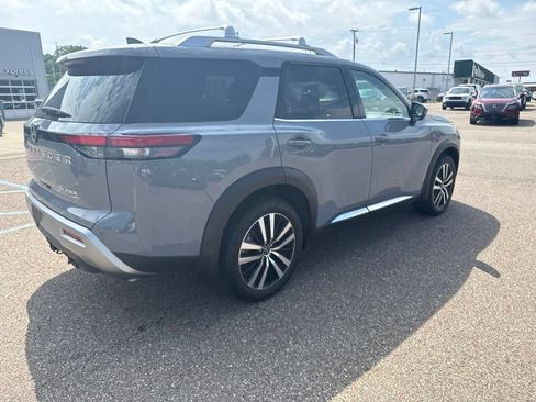 Used 2025 Nissan Pathfinder Platinum w/ Cargo Package AWD/4WD image 7