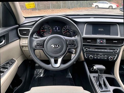 Used 2018 Kia Optima LX w/ 17" Alloy Wheels Package image 8