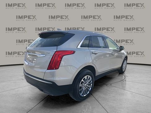 Used 2017 Cadillac XT5 FWD image 5
