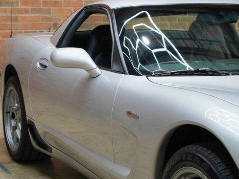 Used 2002 Chevrolet Corvette Z06 w/ Memory Pkg RWD image 22