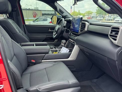 Used 2025 Toyota Tundra Limited AWD/4WD image 12