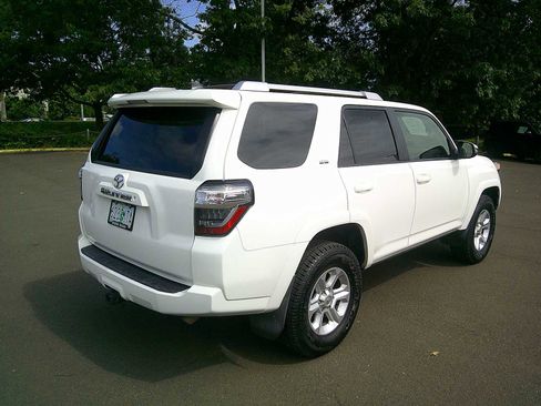 Used 2018 Toyota 4Runner SR5 Premium AWD/4WD image 5