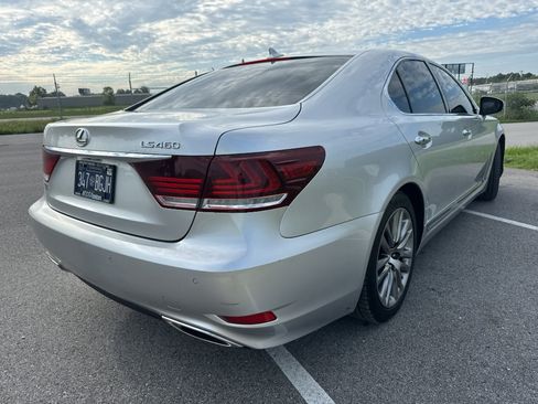 Used 2013 Lexus LS 460 w/ Comfort Pkg RWD image 3