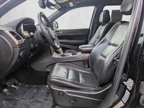 Used 2017 Jeep Grand Cherokee Limited w/ Luxury Group II image 17