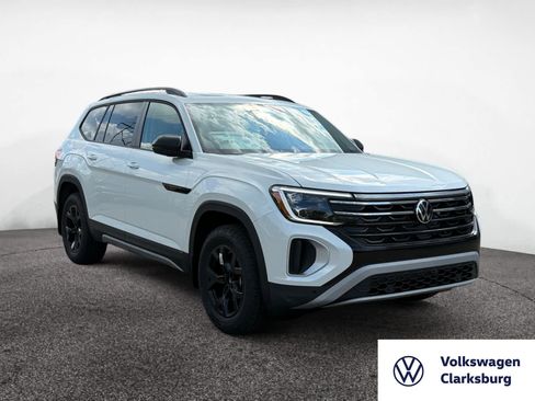 New 2026 Volkswagen Atlas Peak Edition image 7