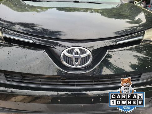 Used 2016 Toyota RAV4 LE AWD/4WD image 7