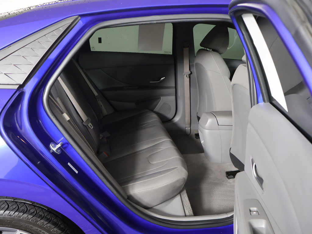 Used 2025 Hyundai Elantra Sport FWD image 29