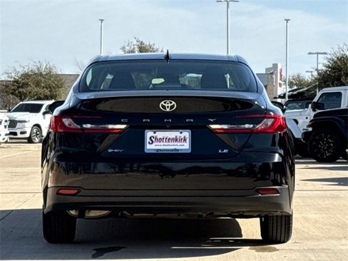 Used 2025 Toyota Camry LE image 7