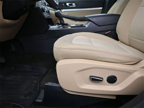 Used 2017 Ford Explorer Base image 20