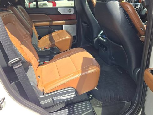 Used 2024 Lincoln Navigator Reserve AWD/4WD image 19