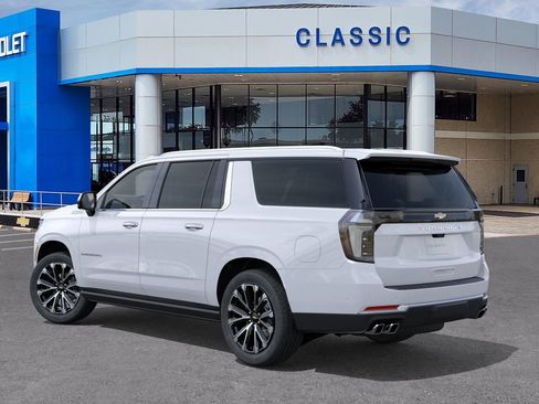 New 2026 Chevrolet Suburban High Country image 3