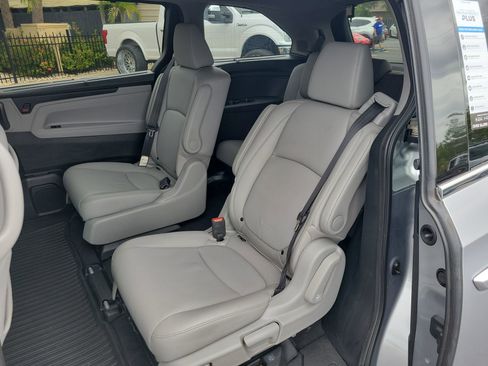 Used 2018 Honda Odyssey Elite image 17