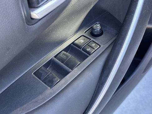 Certified 2023 Toyota Corolla SE image 15