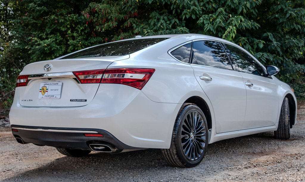 Used 2018 Toyota Avalon Touring w/ Carpet Mat Package FWD image 5