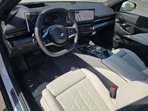 New 2027 BMW 530i xDrive AWD/4WD image 2