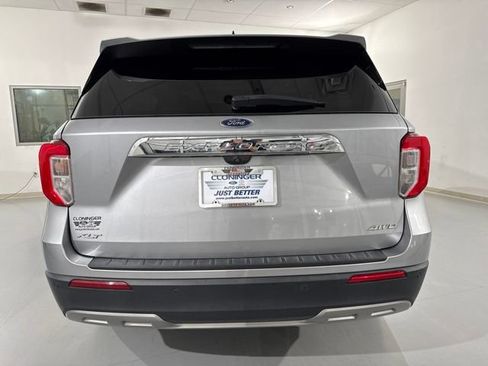 Used 2022 Ford Explorer XLT w/ Equipment Group 202A AWD/4WD image 8