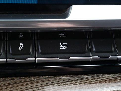 Used 2023 Chevrolet Silverado 1500 LT image 41