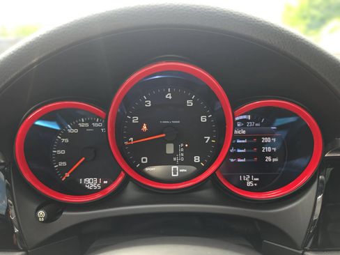Used 2017 Porsche Macan AWD/4WD image 16