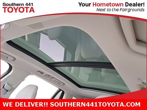 Used 2022 Volvo XC90 T5 Momentum w/ Protection Package Premier image 22