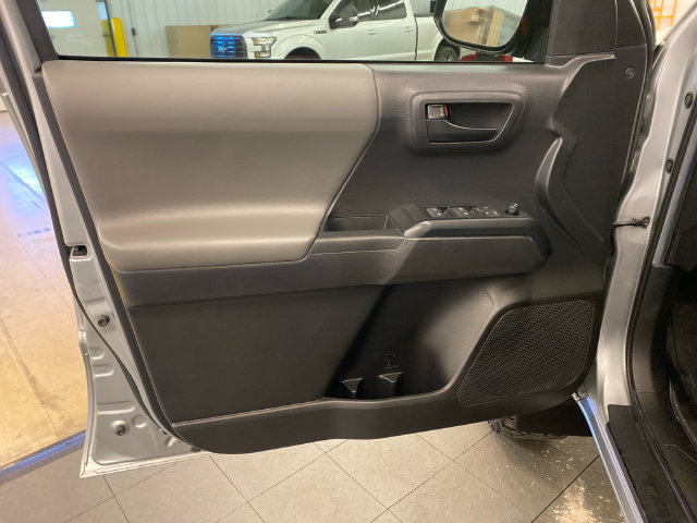 Used 2022 Toyota Tacoma SR AWD/4WD image 20