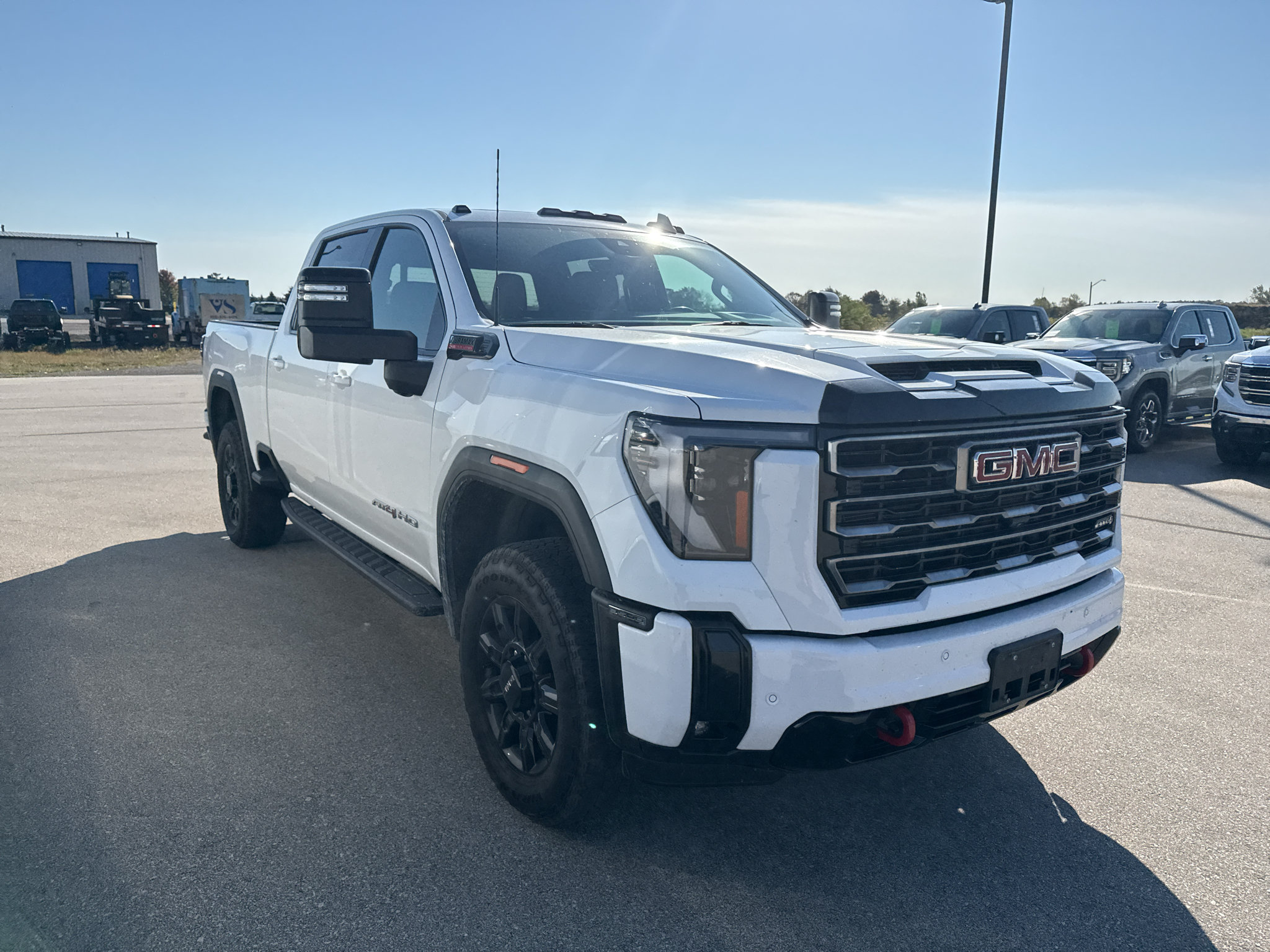 Used 2025 GMC Sierra 3500 AT4 w/ AT4 Premium Plus Package AWD/4WD image 2