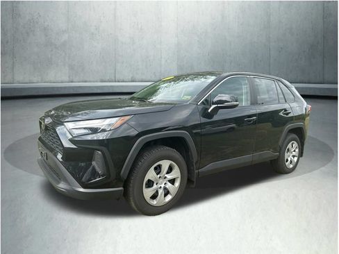 Used 2023 Toyota RAV4 LE AWD/4WD image 1