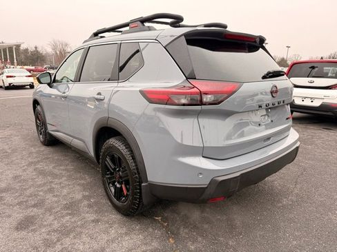 Certified 2025 Nissan Rogue SV image 7