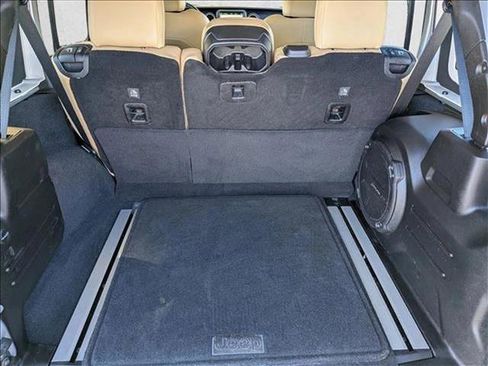 Used 2019 Jeep Wrangler Unlimited Sahara AWD/4WD image 19