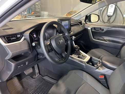 Used 2019 Toyota RAV4 LE image 40