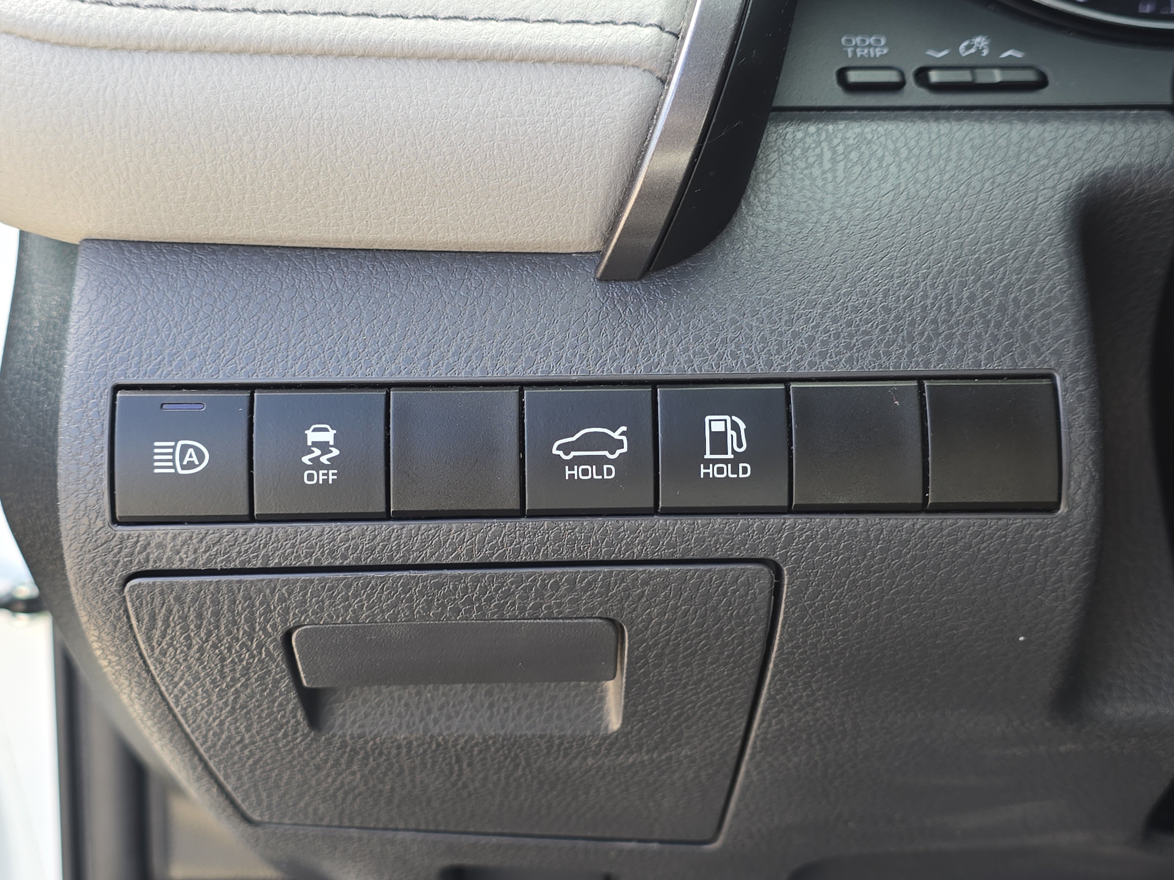 Used 2022 Toyota Camry SE w/ Audio Upgrade Package FWD image 28