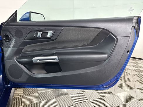 Used 2024 Ford Mustang Coupe image 19